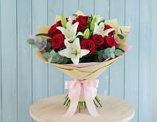 Букет цветов из:  Лилии и Розы в Кореизе