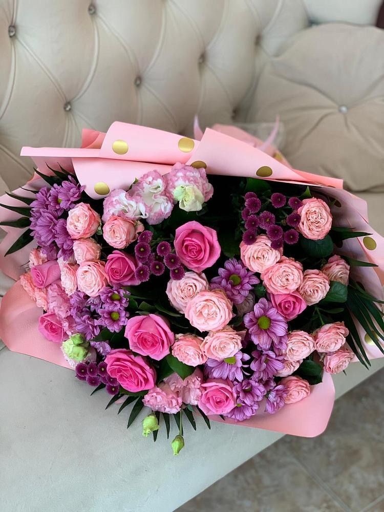 Букет цветов из: Хризантемы, Розы и Лизиантусы в Кореизе