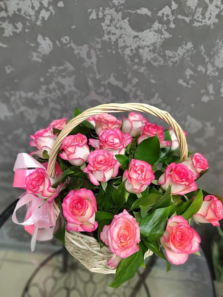 Цветочная композиция из Розы в корзине в Кореизе