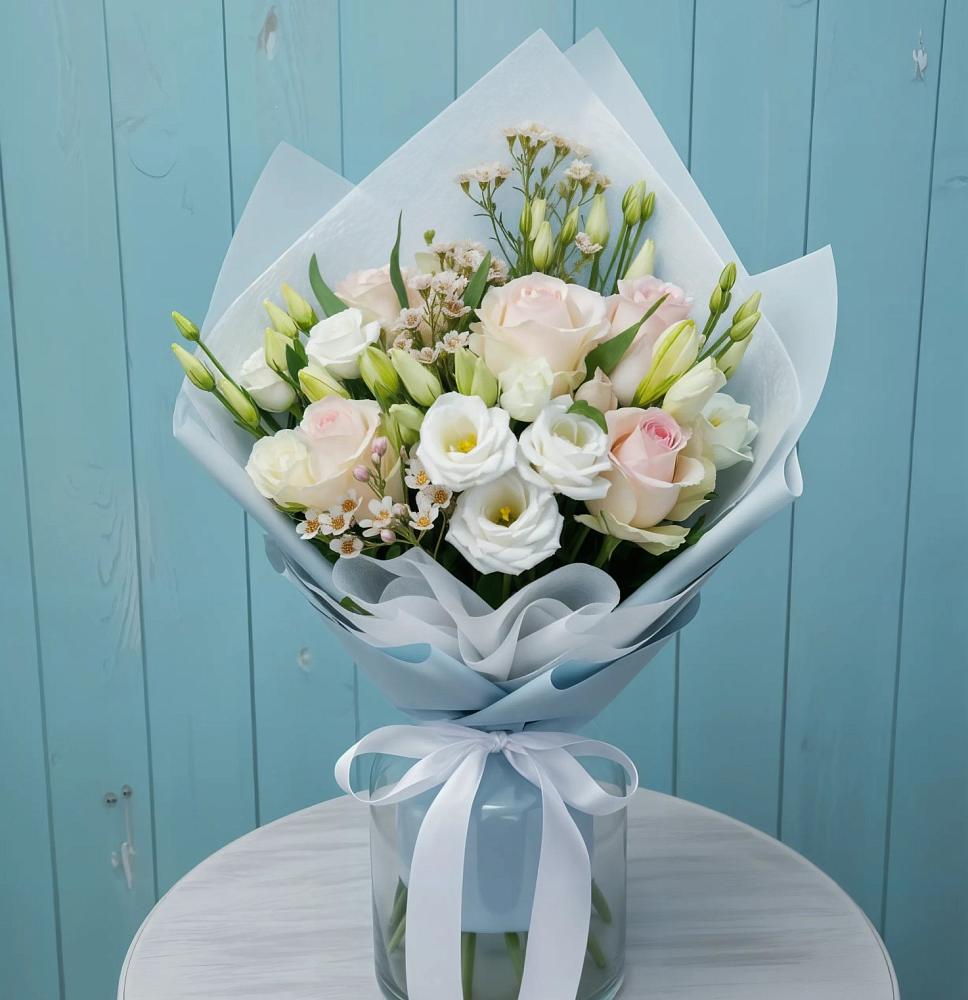 Букет цветов из: Розы и Лизиантусы в Кореизе