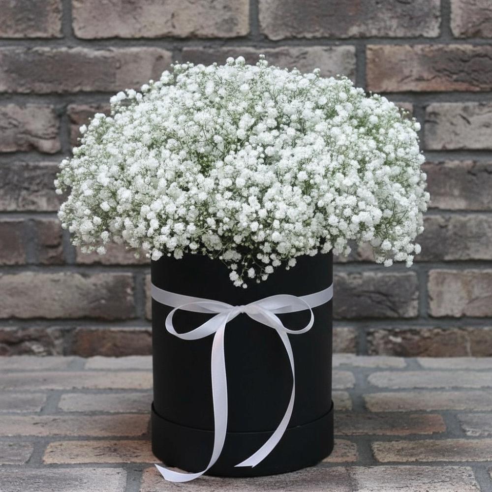 Цветочная композиция из Гипсофила в шляпной коробке в Кореизе