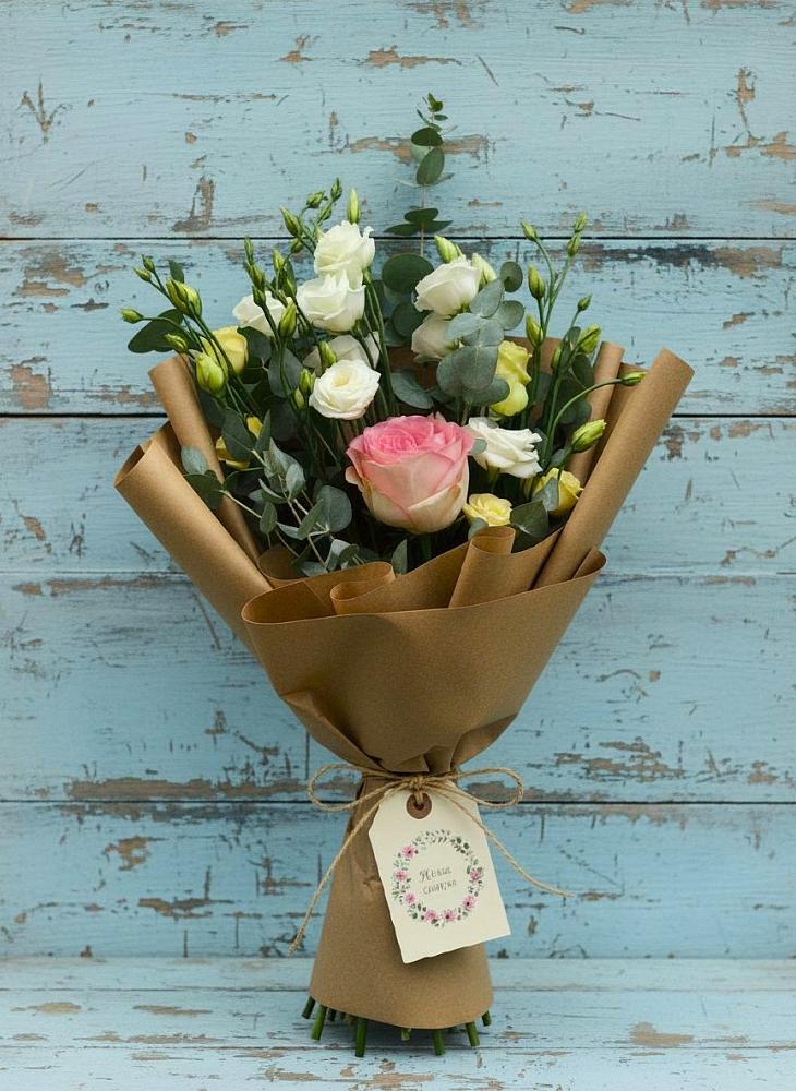 Букет цветов из: Розы и Лизиантусы в Кореизе