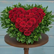 Цветочная композиция из Розы в виде сердца в Кореизе