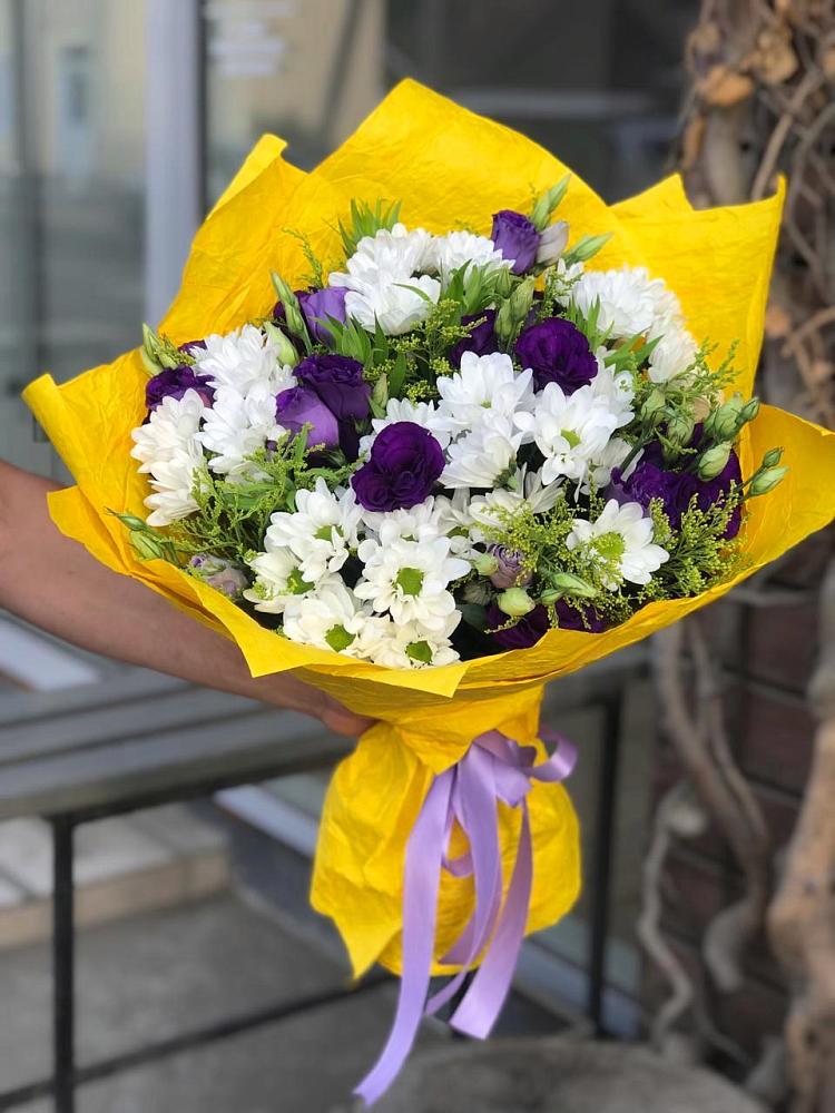 Букет цветов из: Ирисы, Хризантемы и Ромашки в Кореизе