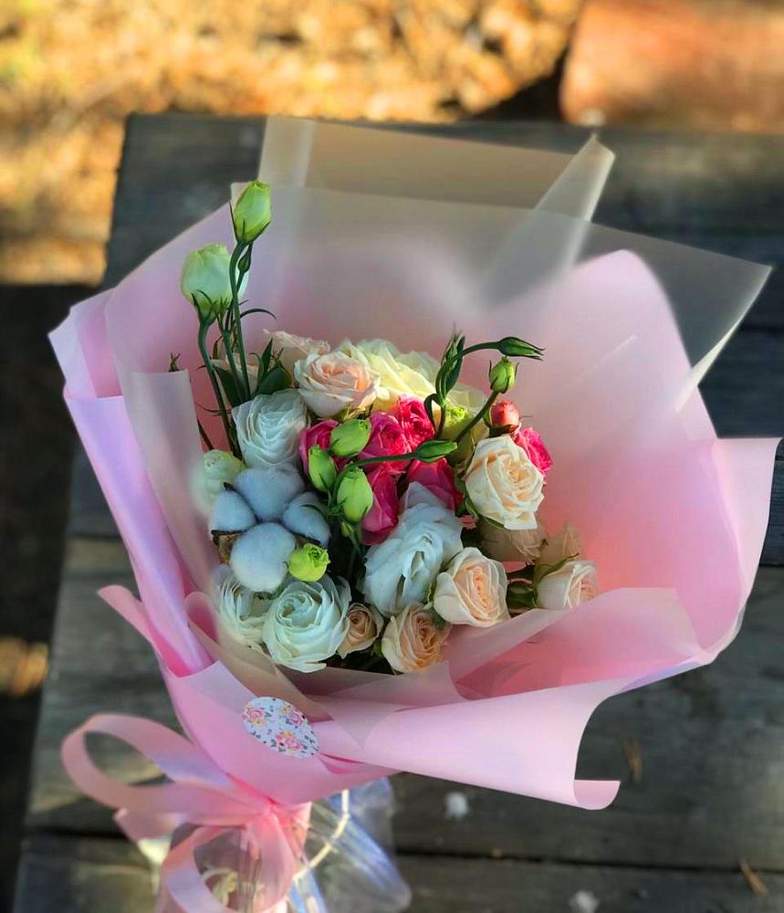 Букет цветов из: Розы и Лизиантусы в Кореизе