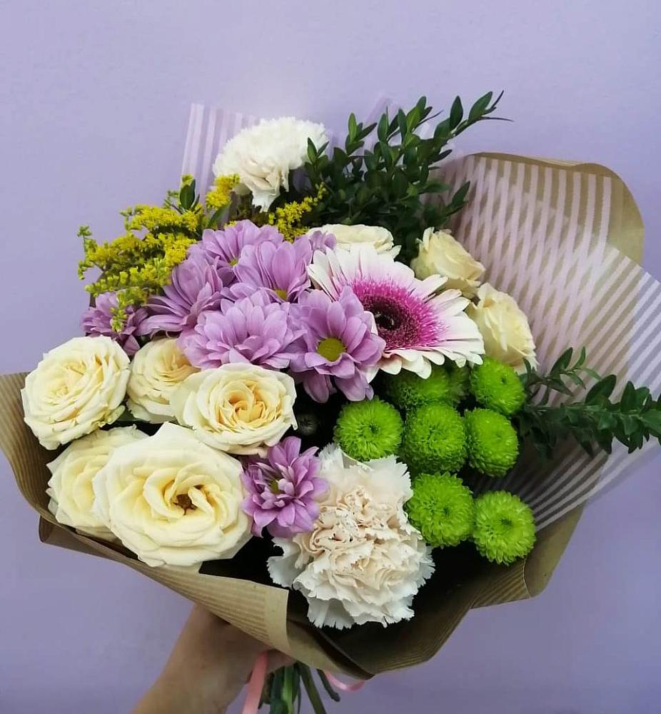 Букет цветов из: Хризантемы, Розы, Гвоздики и Герберы в Кореизе