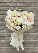 Букет цветов из:  Гвоздики, Розы, Лизиантусы и Хризантемы в Кореизе