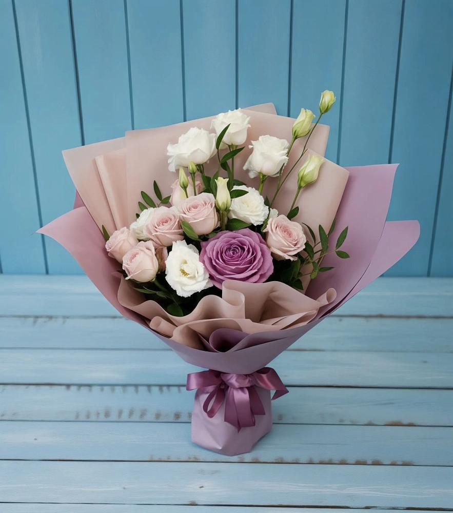 Букет цветов из: Розы и Лизиантусы в Кореизе